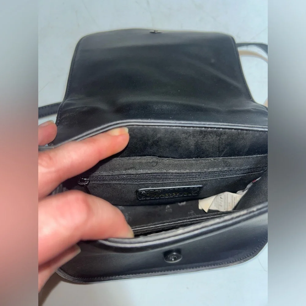 Gussaci Faux Leather/Suede Black Shoulder Bag - Picture 8 of 11